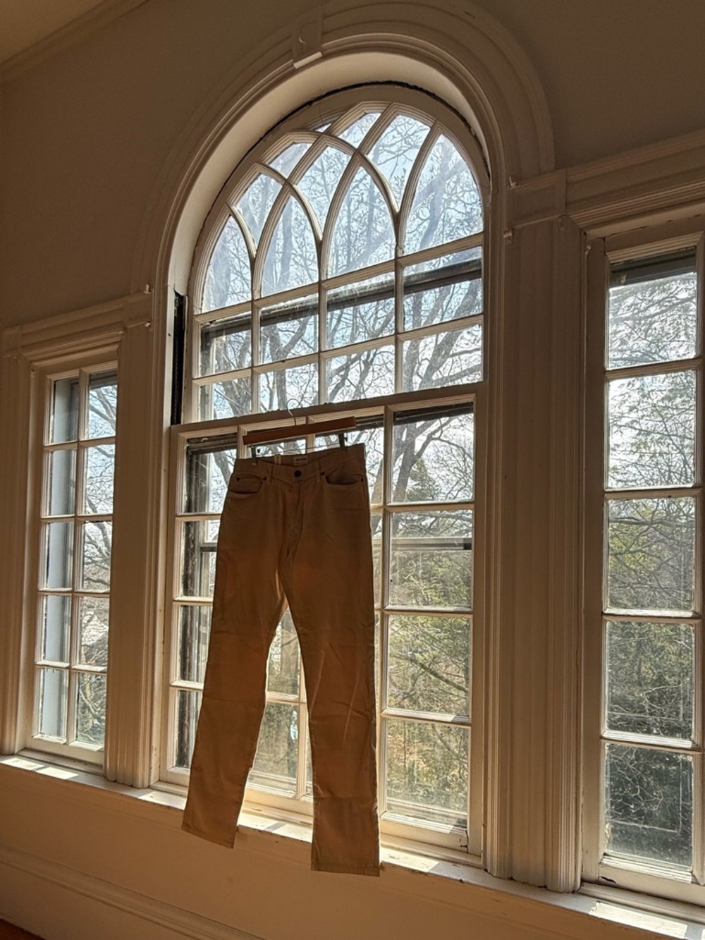 Todd Snyder Men's Tan  Pants. 32 x 32 Slim  Fit. Lightweight cotton. NWT